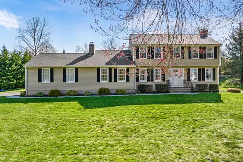 9 High Plains Rd, Branford, CT 06405
