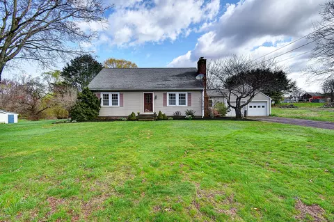 124 Bartlett St, Portland, CT 06480