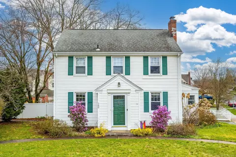 160 Thornton St, Hamden, CT 06517
