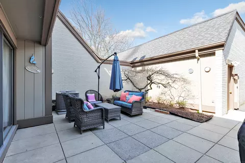 85 Viscount Dr #2D, Milford, CT 06460