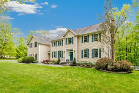 17 Long Wall Rd, Redding, CT 06896