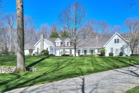 740 Westport Rd, Easton, CT 06612