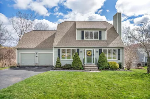 17 Brookview Ln, Middletown, CT 06457