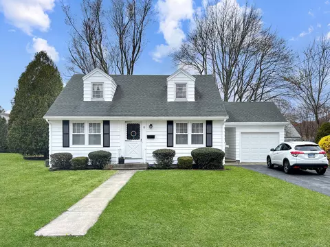 12 Sycamore Rd, Norwich, CT 06360