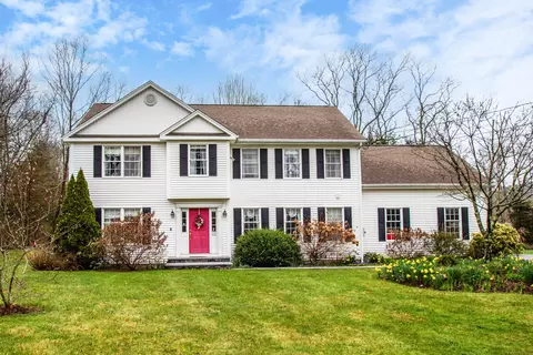 68 Sycamore Ave, Woodbury, CT 06798