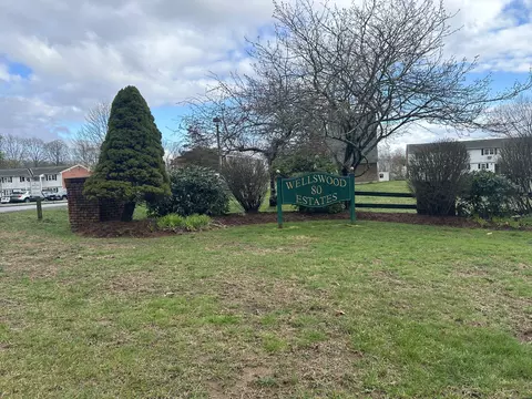 80 Wellswood Rd #1, Hebron, CT 06231