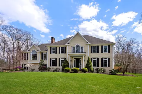 76 Knapp St, Easton, CT 06612