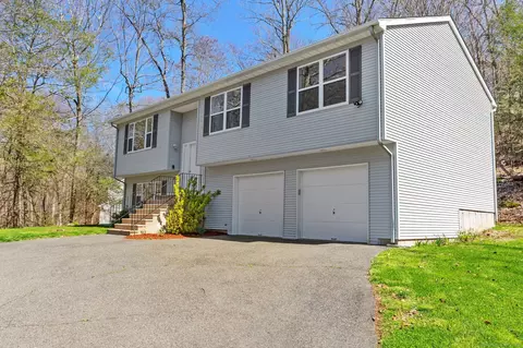 156 Newgate Rd, Oxford, CT 06478