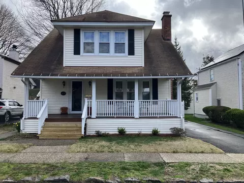 465 Woodstock Ave, Stratford, CT 06614