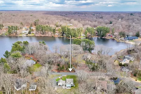15 Cove Pt, Trumbull, CT 06611