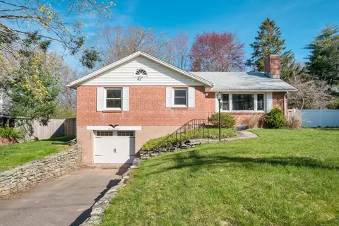 363 Griswold St, Glastonbury, CT 06033