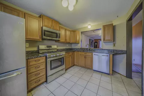 40 Foxon Hill Rd #E14, New Haven, CT 06513