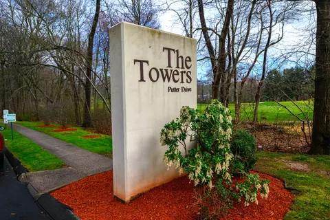 48 Putter Dr #S603, Wallingford, CT 06492