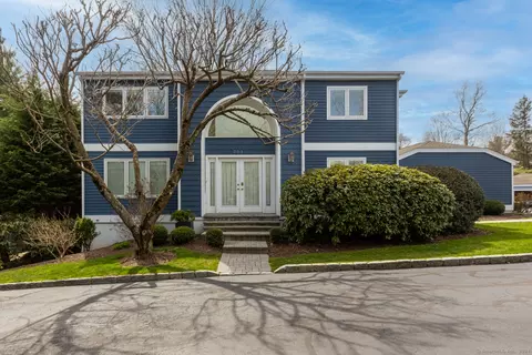 201 Silver Creek Ln #201, Norwalk, CT 06850