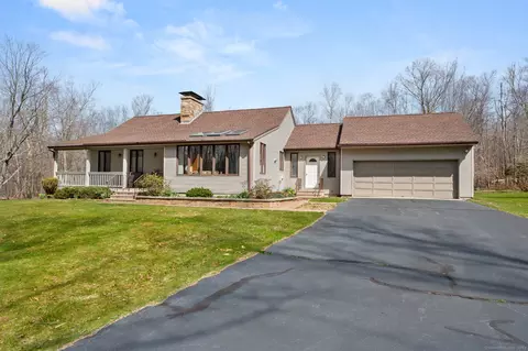 77 Gay Head Rd, Canterbury, CT 06331