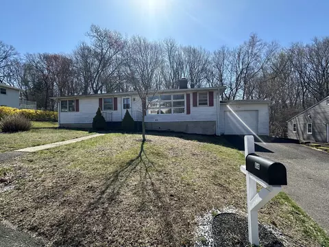 64 Piping Rock Dr, Waterbury, CT 06706