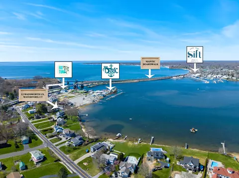12 Wadsworth Ln, Waterford, CT 06385