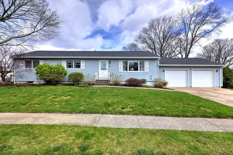23 Robin Rd, West Haven, CT 06516