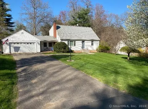 18 Kelly Ln, Granby, CT 06035