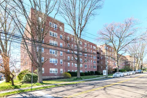 54 W North St #122, Stamford, CT 06902