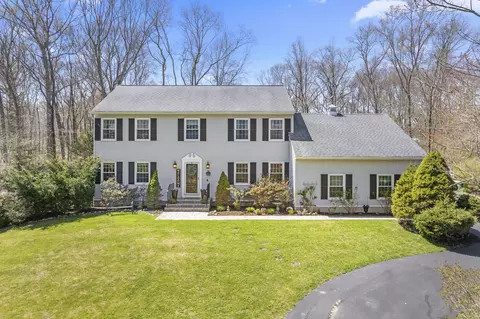 26 Chriswood Trce, Ledyard, CT 06339