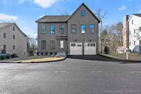 7 White Barns Ln #7, Norwalk, CT 06851