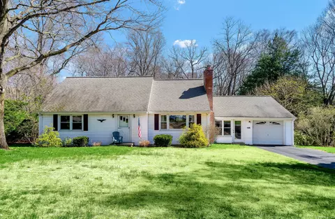 18 Round Hill Rd, Trumbull, CT 06611