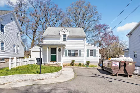 36 Chestnut St, Fairfield, CT 06824
