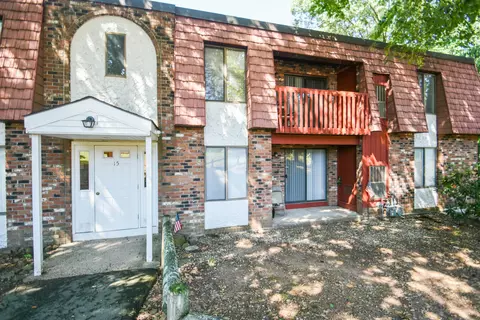 15 Woodsedge Dr #3C, Newington, CT 06111