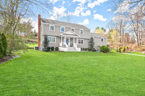 40 Siwanoy Ln, New Canaan, CT 06840