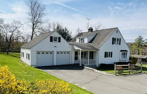 1 Clearview Ave, Bethel, CT 06801