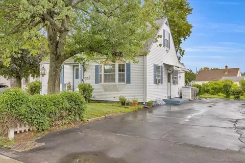 215 Middle St, Bristol, CT 06010