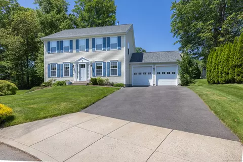 93 Tulip Tree Ct, Milford, CT 06461