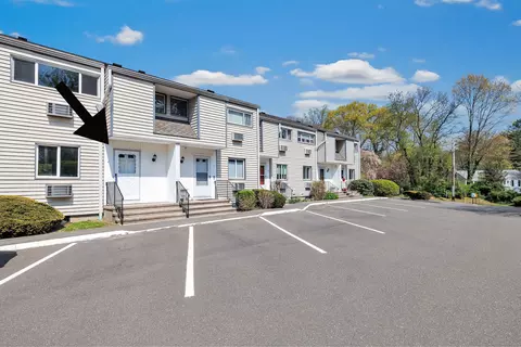 16 Donna Dr #6, Norwalk, CT 06854