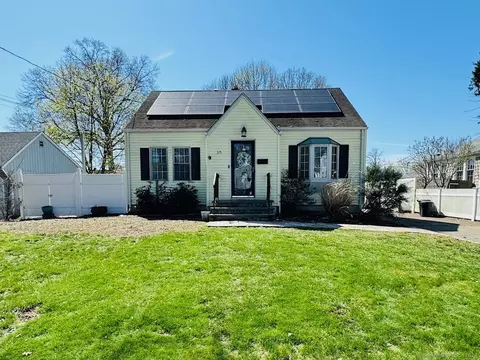 375 Reitter St W, Stratford, CT 06614