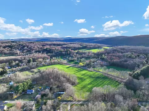 188 Day St, Granby, CT 06035