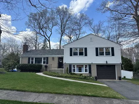 47 Stevenson Rd, New Haven, CT 06515