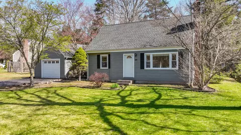 20 Fernwood Dr, Simsbury, CT 06070