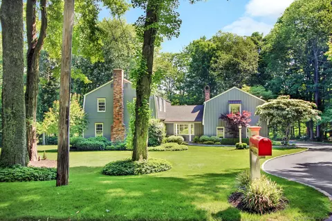 50 Hemlock Hills Rd N, Fairfield, CT 06824