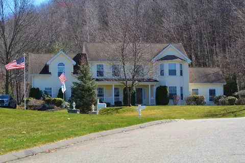 35 Margaret Way, Bristol, CT 06010
