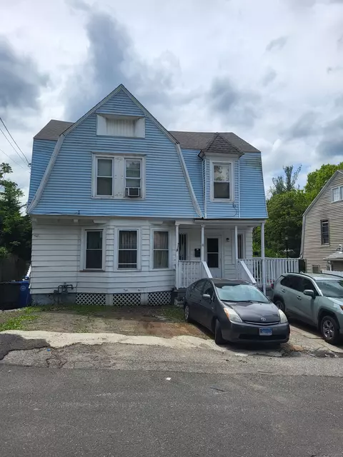 8 Simsbury St, Waterbury, CT 06704