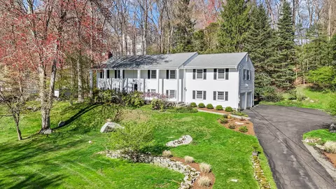41 Haviland Dr, Stamford, CT 06903