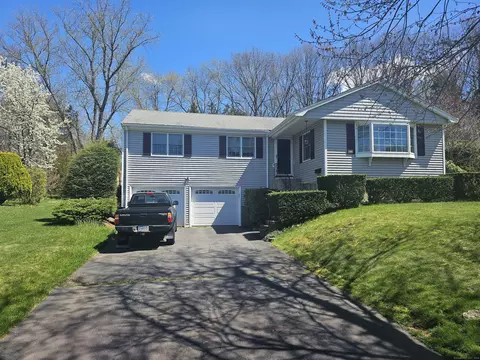 134 Candlewyck Dr, Newington, CT 06111
