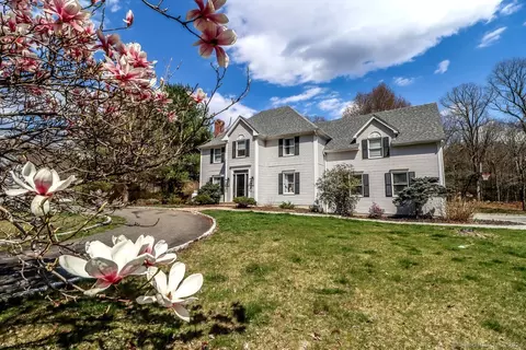 7 Kennedy Ct, New Milford, CT 06776