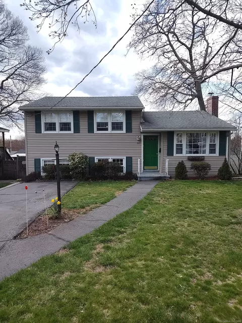 60 Mohawk Dr, West Haven, CT 06516
