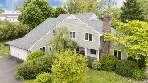 6 Weeds Lndg, Darien, CT 06820