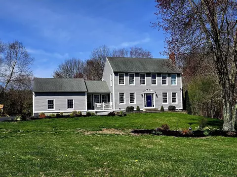 10 Heatherwood Dr, Colchester, CT 06415