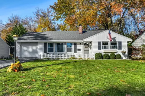 18 Shirley St, Norwalk, CT 06850