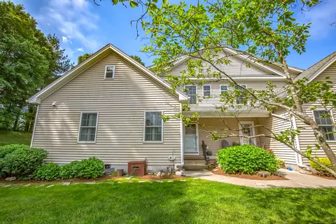 11 Reggie Way # B, Broad Brook, CT 06016