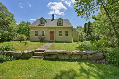 136 Chestnut Tree Hill Rd Ext, Oxford, CT 06478